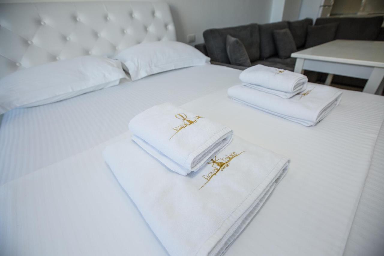 Royal Palace Aparthotel Lezhë Екстериор снимка