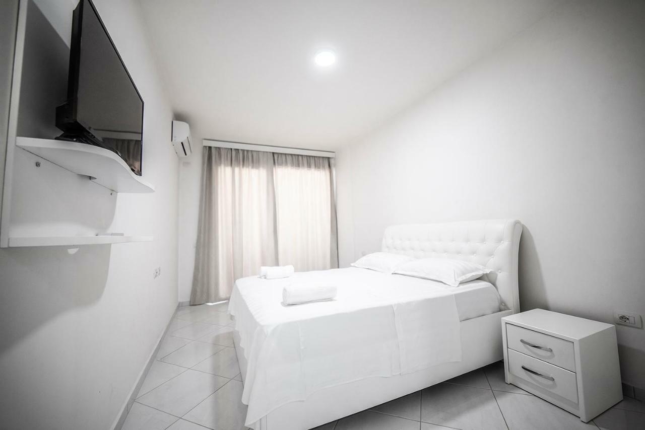 Royal Palace Aparthotel Lezhë Екстериор снимка